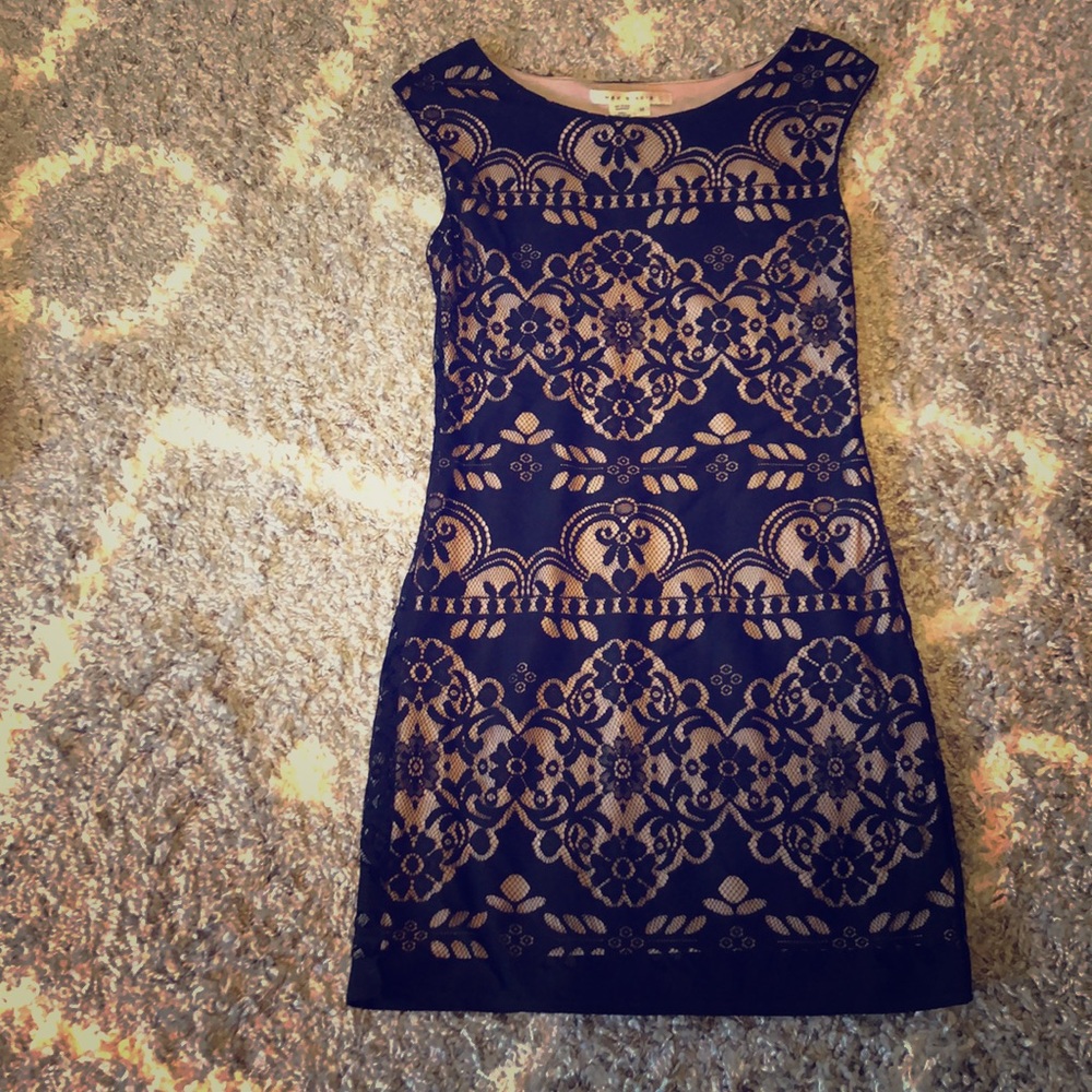 gorgeous black + cream cocktail dress!